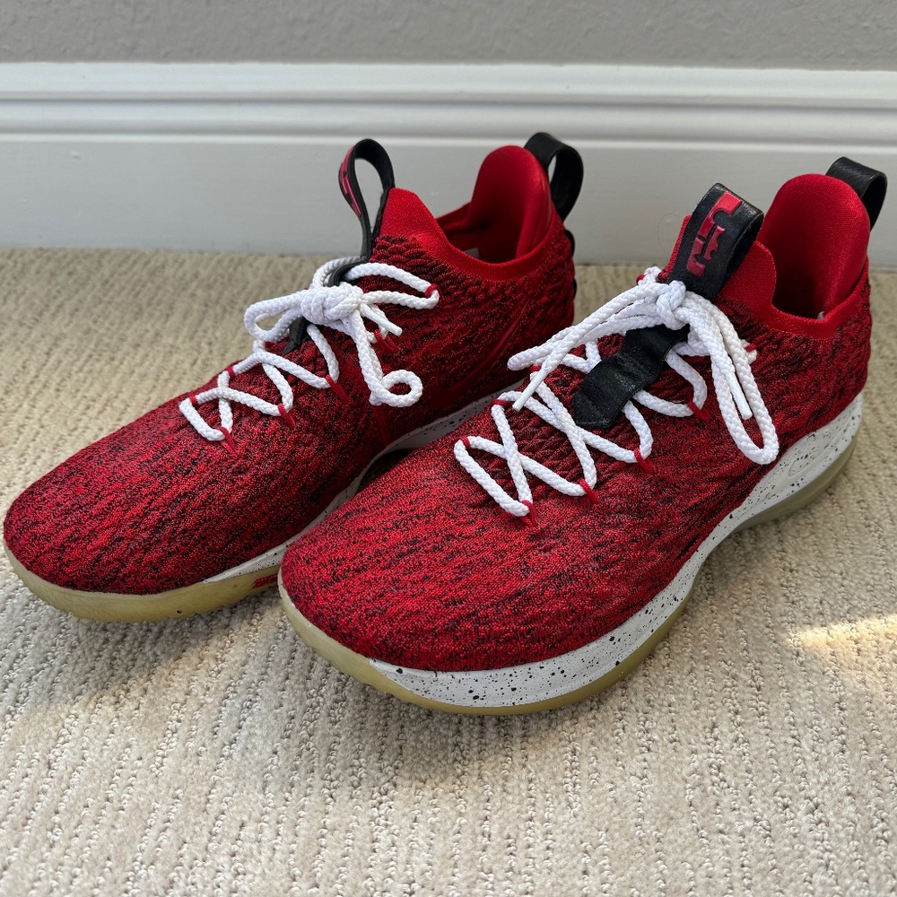 Nike LeBron 15 Low University Red